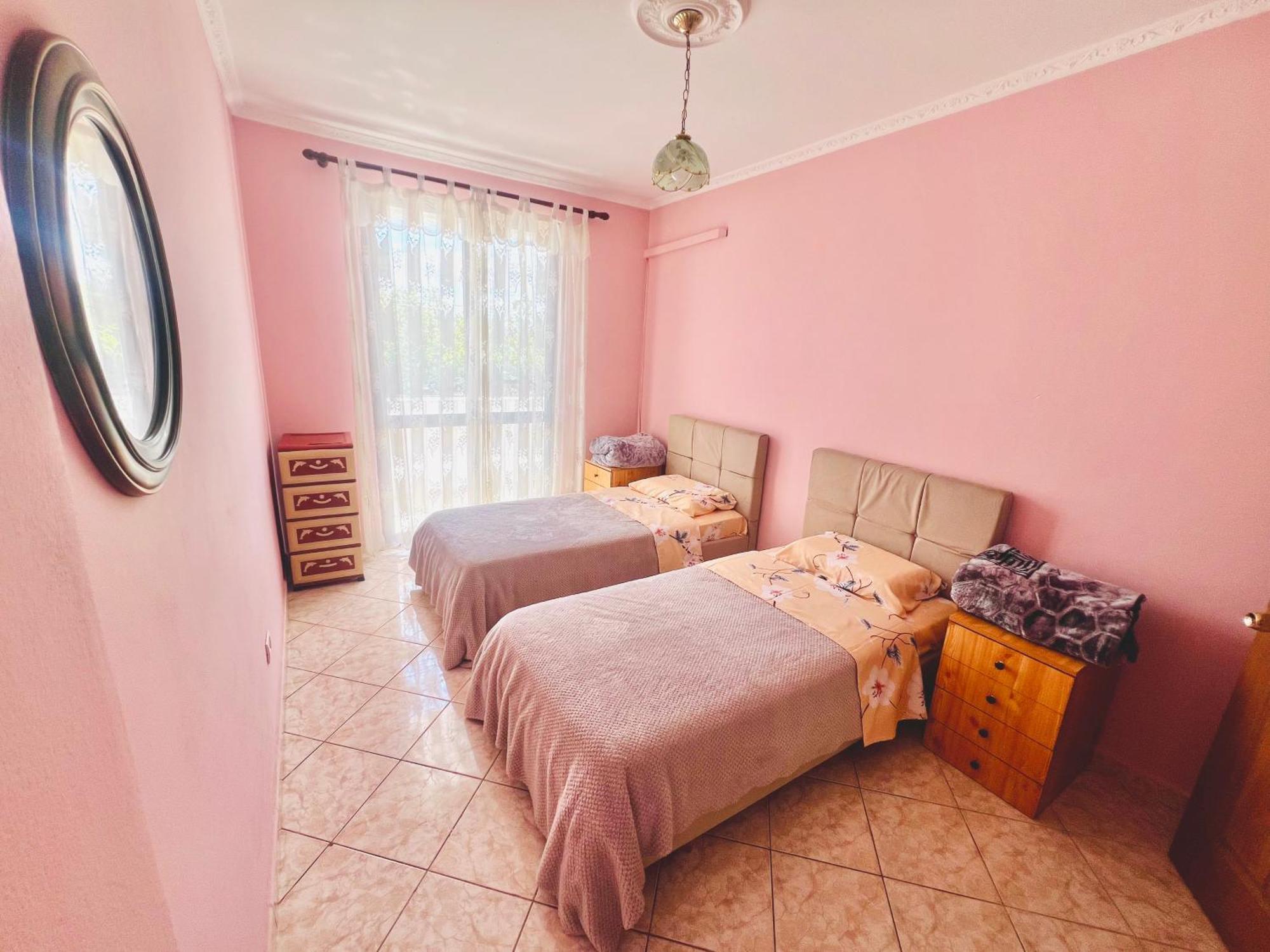 Lovely 3-Bedroom Rental Unit In Durrës Eksteriør bilde